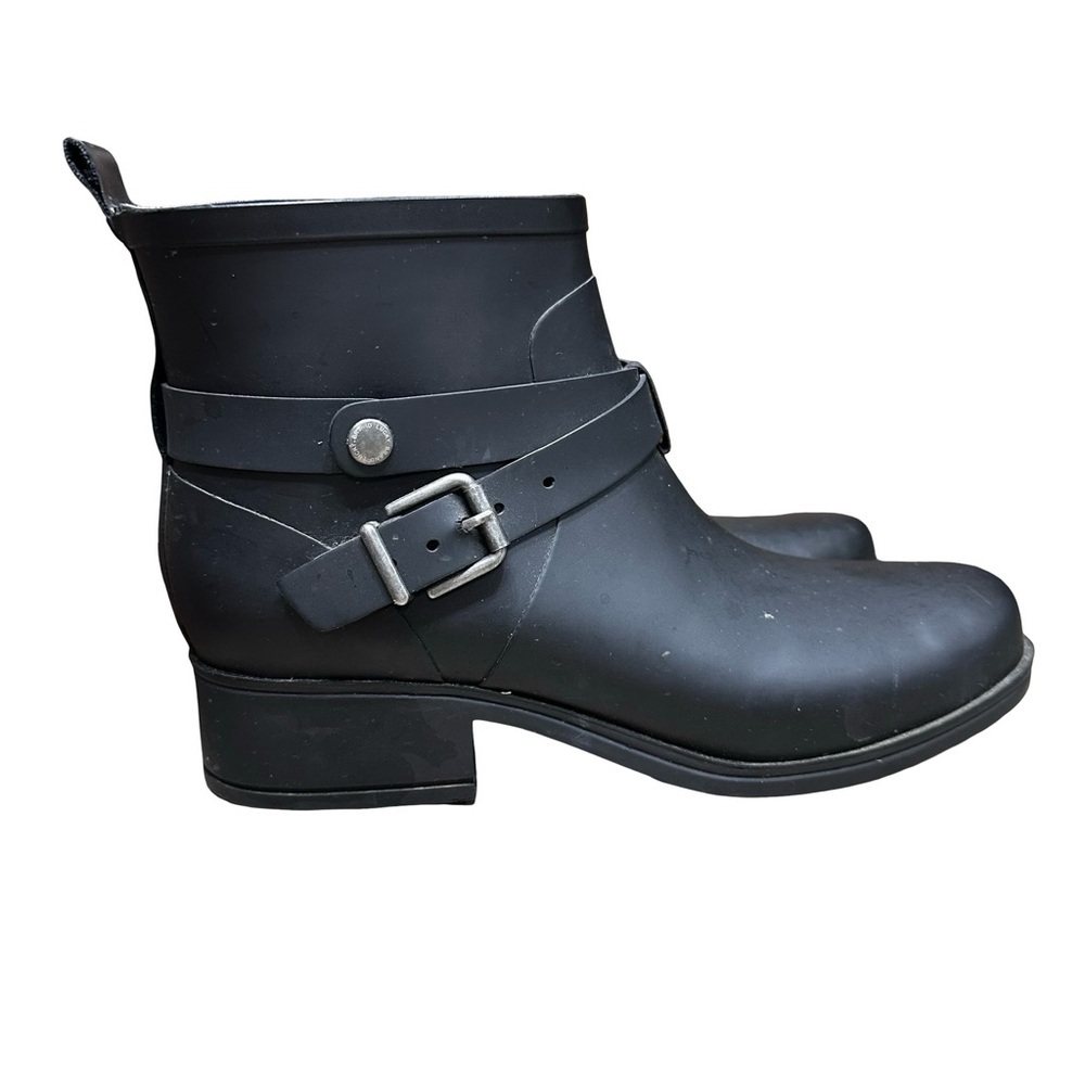 Lucky Brand Rindah Black Belted Rubber Rain Boots Size 9 Pull On Ankle Heel